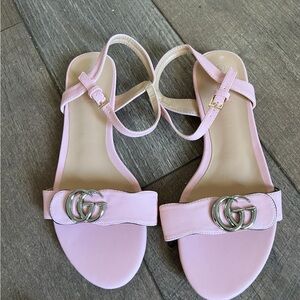 New women’s sandals